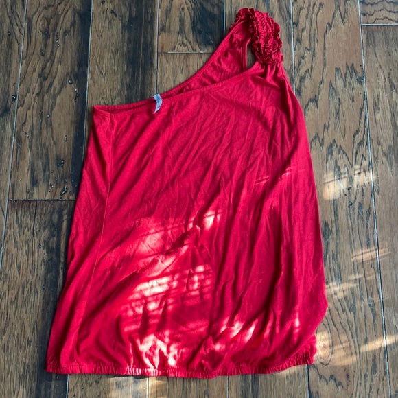 Size L Red One Shoulder Top (Excuse the wrinkles!) - Picture 1 of 2